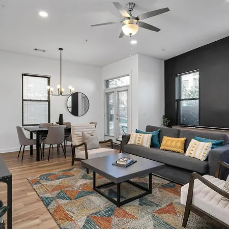2 Bedroom, 4 Bed Near Vanderbilt, Belmont, Free Parking Near Restaurants, Shopping, Bars